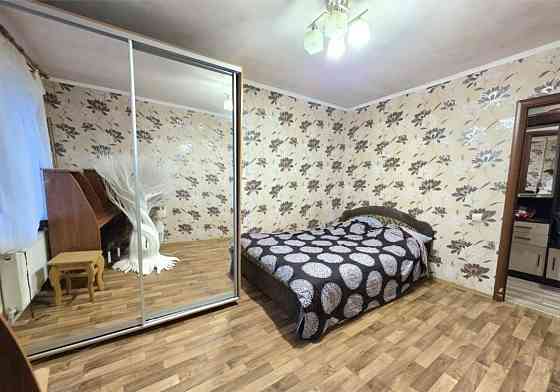 С ремонтом. 2 х комн кв. Левый берег. Риелторы не звоните. Дніпро