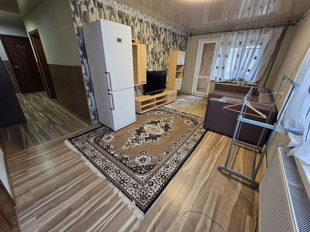 С ремонтом. 2 х комн кв. Левый берег. Риелторы не звоните. Дніпро - зображення 1