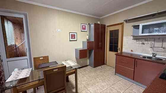 Дарницький рн. Позняки , вул. Драгоманова 14а Киев