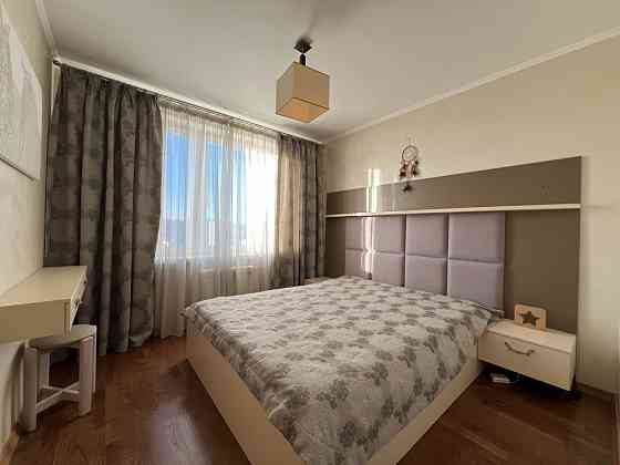 Оренда сучасної видової 2-к квартири Русанівка Киев