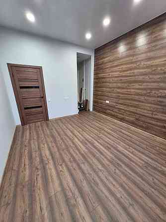 Продам 2-х комн. сталинку в самом центре города Kam`ianske (Zaporizka obl.)