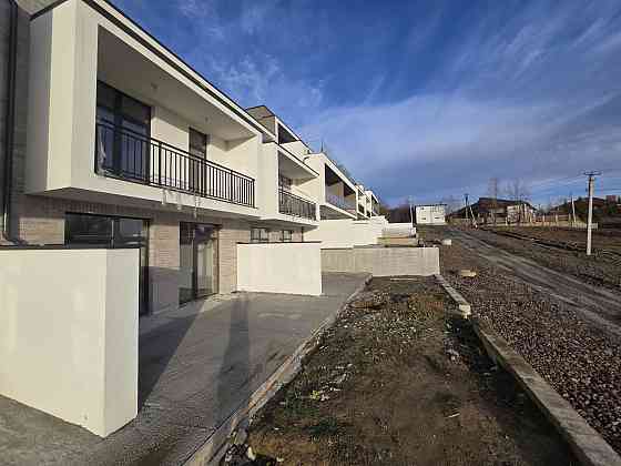 Квартира 105,8 м² з терасою,землею та паркомісцем 1 поверх ЖК Вербний Uzhhorod