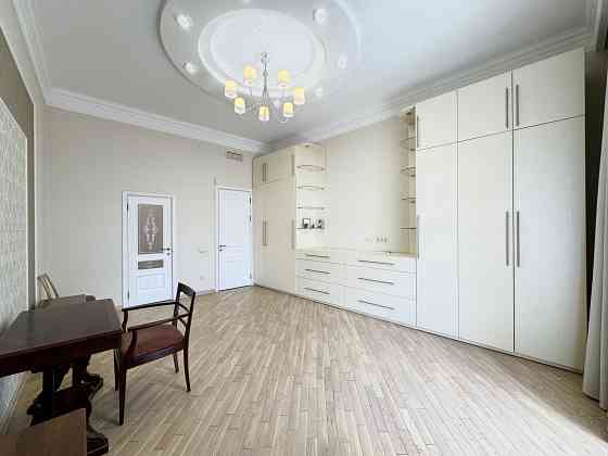 Продаж 3 кім. квартири вул. І. Франка - історичний центр Львова Lviv