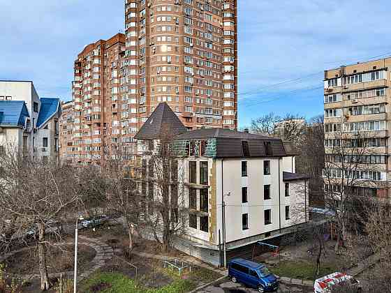 Двокімнатна квартира 68.4 м² у клубному будинку на Яслинській, 3. Київ