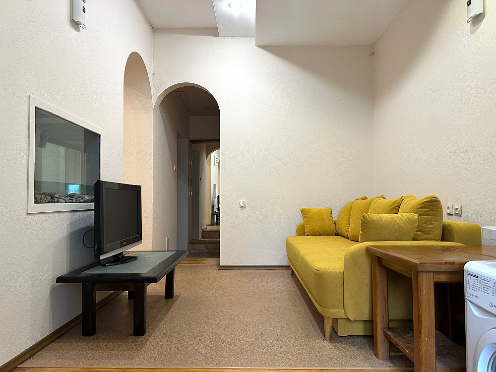 ЗАВЖИ Є СВІТЛО! Центр міста. Оренда 1-к. квартири 34 м2 - Десятинна 13 Київ - зображення 1