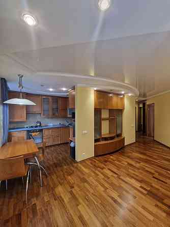 Продаж 2к.кв. Героїв Крут 12, Нагорка, Центр Днепр