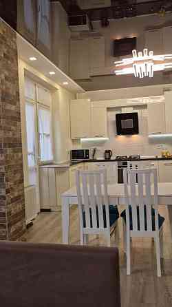 Трьохкімнатна квартира з терасою на Стуса біля парків Львів