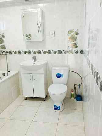 Здається 2 кімнатна кв ВІД ВЛАСНИКА комунальні послуги входять в цю су Uzhhorod