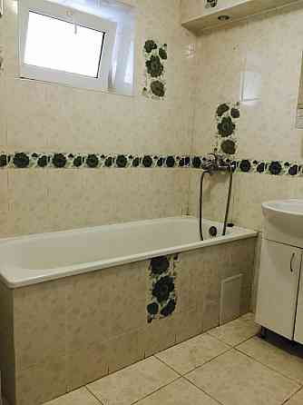 Здається 2 кімнатна кв ВІД ВЛАСНИКА комунальні послуги входять в цю су Uzhhorod