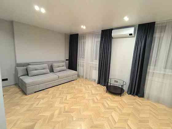 Оренда квартира студія ЖК Манхеттен сучасний ремонт центр Киев