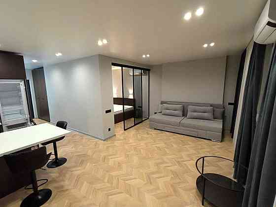 Оренда квартира студія ЖК Манхеттен сучасний ремонт центр Киев