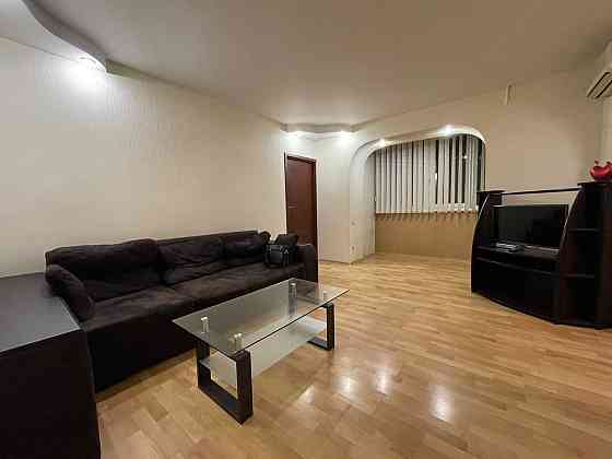 Сдам отличную 3-к квартиру самый Центр ул.Грушевского/К.Либкнехта Дніпро