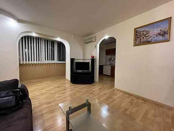 Сдам отличную 3-к квартиру самый Центр ул.Грушевского/К.Либкнехта Дніпро