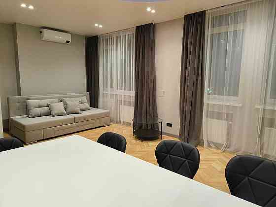 Оренда стильної квартири-студії в ЖК “Манхеттен”| Центр Києва Киев