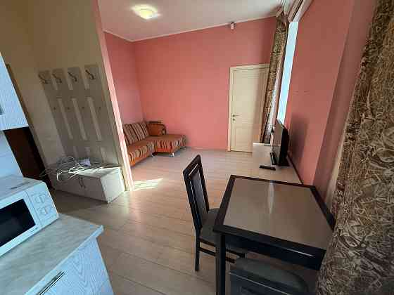 Оренда 2-кімнатної квартири-студії у клубному будинку Дніпро