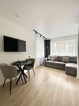 Квартира-студія з новим ремонтом! Восресенка! Киев