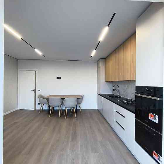 Продам укомплектовану 2-кімнатну квартиру в центрі! Івано-Франківськ