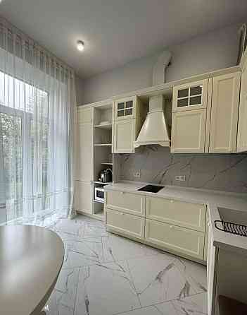 Продаж 2 кім квартири Вул Кобилянськоі 180000 торг Львов