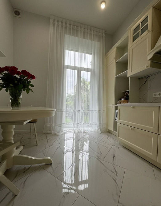 Продаж 2 кім квартири Вул Кобилянськоі 180000 торг Львів - зображення 1