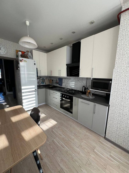 3кКвартира з ремонтом та меблями ЖК Празький квартал Петропавловская Борщаговка - изображение 1