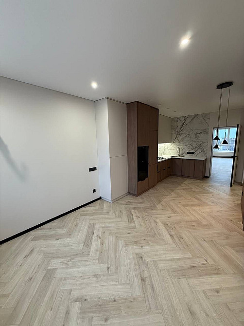 Велика євро 2 квартира з дизайнерським ремонтом ГАЗ! Центр міста Ирпень - изображение 8