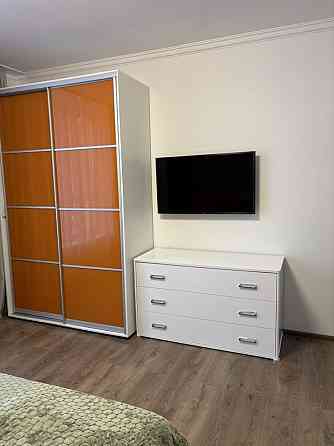 Продам 3 к квартиру  Сирецькі Сади з ремонтом від власника 143000 тис Киев