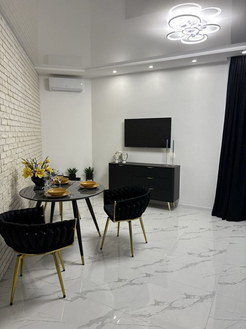 Продам 3 к квартиру  Сирецькі Сади з ремонтом від власника 143000 тис Киев - изображение 1