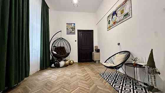 Продаж 3-кім. квартири в ЦЕНТРІ по вул. Дорошенка + підвал 12м2. Львов