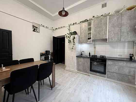 Продаж 3-кім. квартири в ЦЕНТРІ по вул. Дорошенка + підвал 12м2. Львов