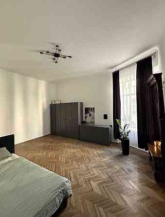 Продаж 3-кім. квартири в ЦЕНТРІ по вул. Дорошенка + підвал 12м2. Львов