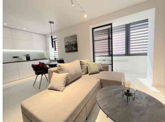 1 кімнатна квартира вул Святомиколаївська  площа Визволення Кривой Рог