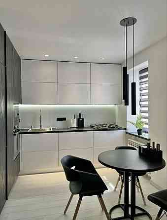 1 кімнатна квартира вул Святомиколаївська  площа Визволення Кривой Рог