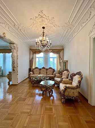 Продаж представницької квартири на вул. Парковій Львов