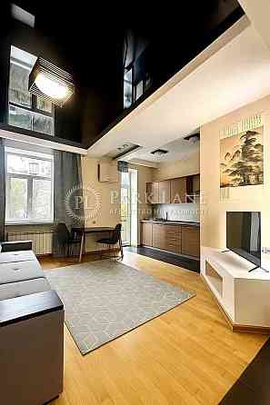 Продам видова 2к63м2 ремонт вул Басейна 17 Центр Сталінка з ліфтом Киев