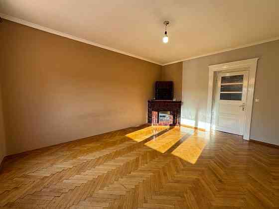 3 кімнатна біля Білого Дому за вул. Грушевського Івано-Франківськ