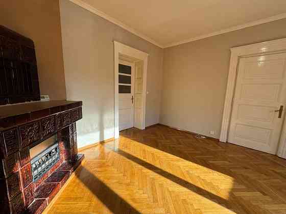 3 кімнатна біля Білого Дому за вул. Грушевського Івано-Франківськ