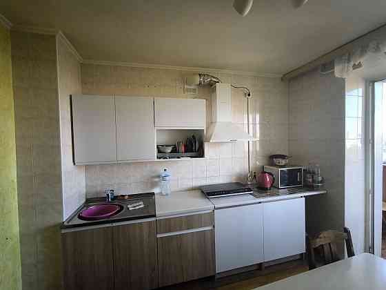 Продам 3 Бровари Грушевського Бровари