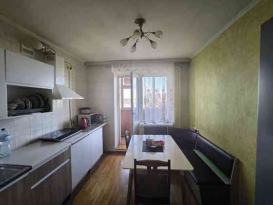 Продам 3 Бровари Грушевського Бровари