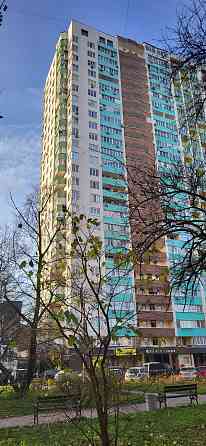 Продаж 2-кімн., Дарницька площа. Киев