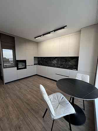 Продам укомплектовану однокімнатну квартиру Rivne