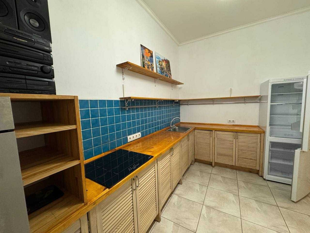 м. Тараса Шевченко,  Будинок після повної  реконструкції 2006 року. Киев - изображение 5