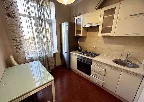 Сдам долгосрочно!2-ком квартира в центре!Есть тепло, горячая вода, газ Одеса