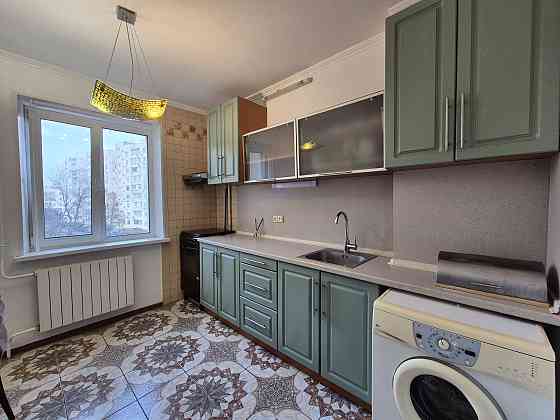 Оренда 3к 68квм Юлії Здановської 8 метро Васильківська Киев