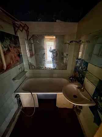 АРТЕМ, 2кім.кв. В.Великого33, під ваш ремонт. Район те що треба, Є все Кривой Рог