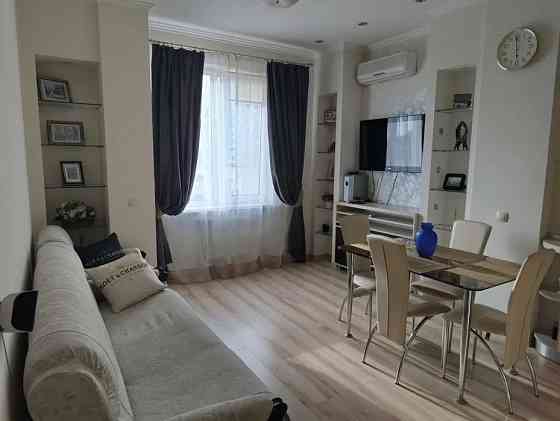 Сдам Евродвушка Центр Екатерининская Привоз ТЦ Остров С летом! Код1334 Одеса