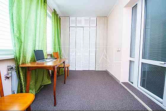 Фассад Продаж Інвестиційна Квартира 1 ПОВЕРХ  106 м2 пр-т Науки Київ Киев