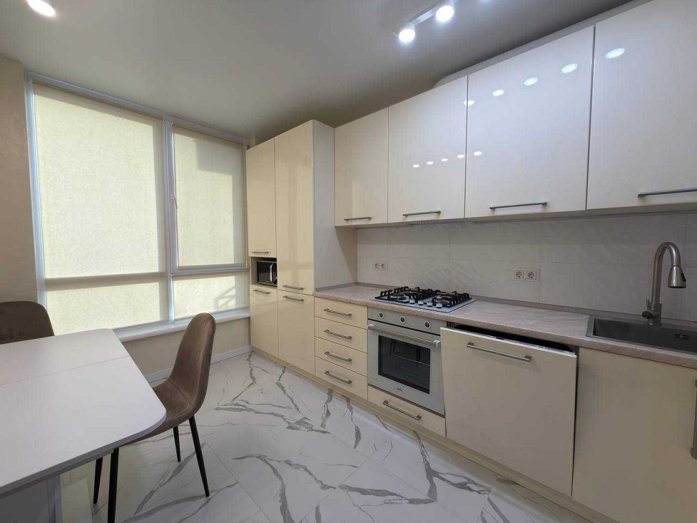 Оренда 1 кімнатної. Фемелі Плаза. Центр Івано-Франківськ - зображення 1