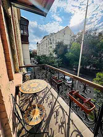 Перша здача! Авторська квартира в історичному серці Подолу. Київ