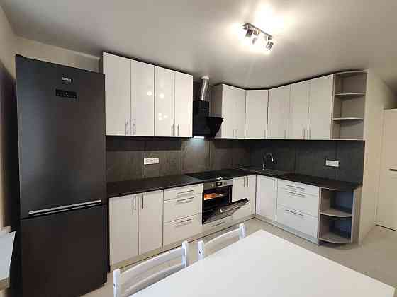 2 роздільні кімнати + кухня-студія Київ