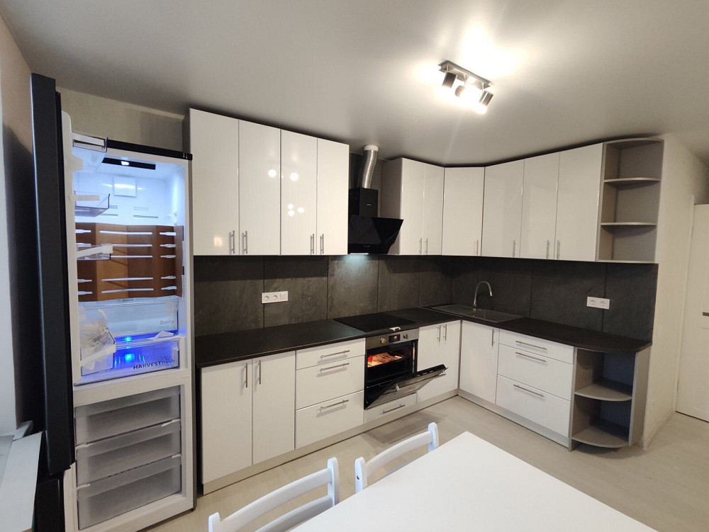 2 роздільні кімнати + кухня-студія Київ - зображення 2